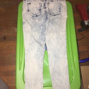 Acid wash skinny jeans